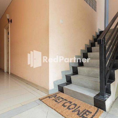 Star Hotel Jaksa Mitra Reddoorz Yakarta Exterior foto