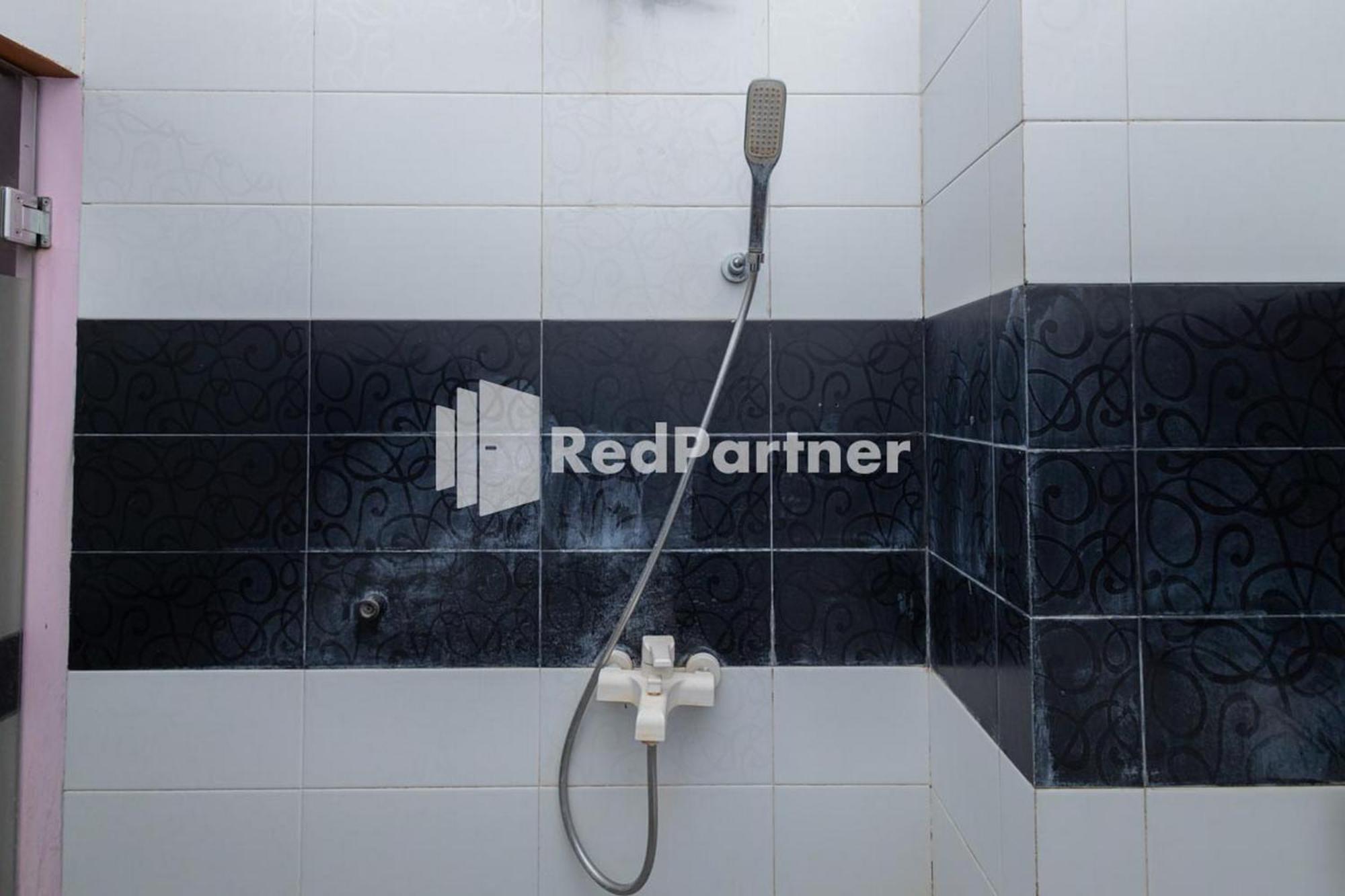 Star Hotel Jaksa Mitra Reddoorz Yakarta Exterior foto