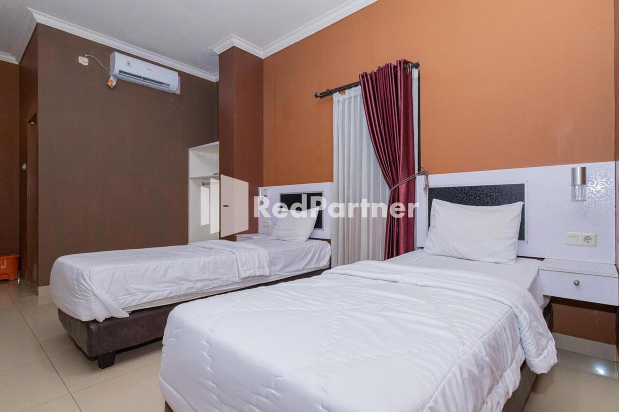 Star Hotel Jaksa Mitra Reddoorz Yakarta Exterior foto
