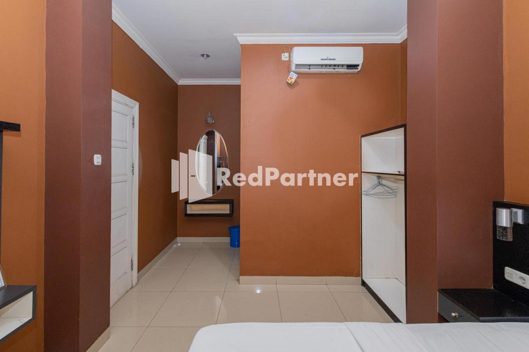 Star Hotel Jaksa Mitra Reddoorz Yakarta Exterior foto